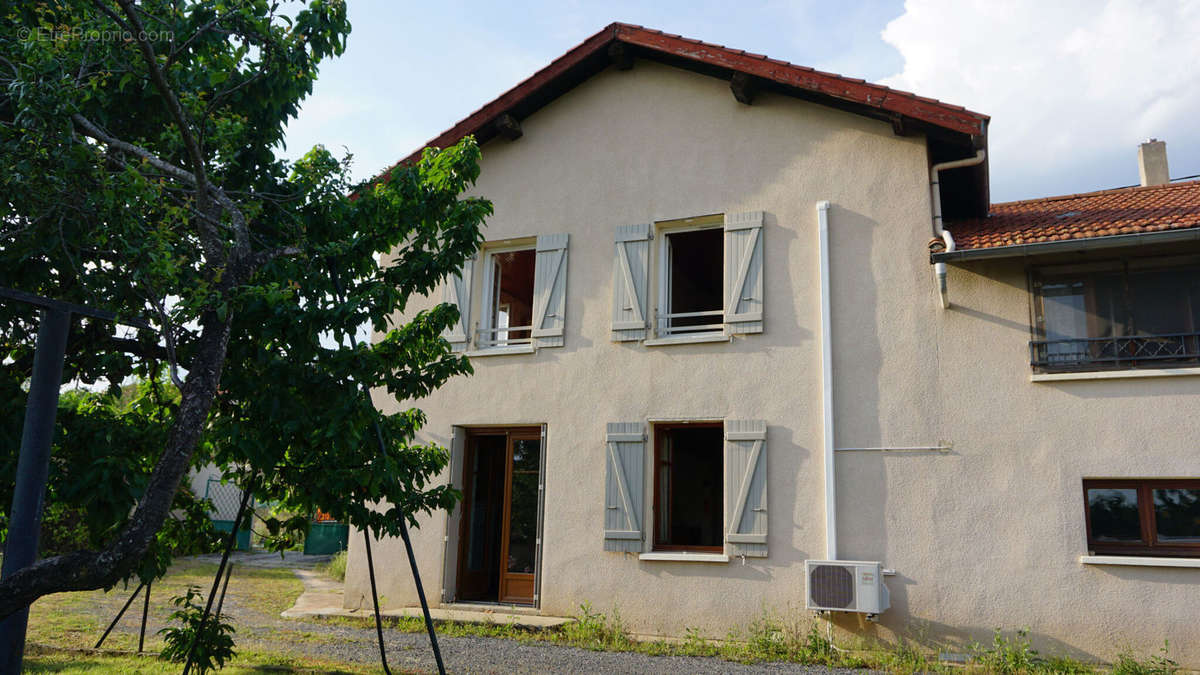 Maison à MONTROND-LES-BAINS