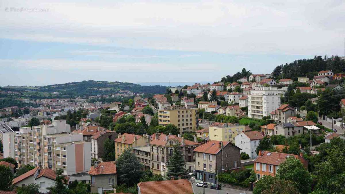 Appartement à SAINT-ETIENNE