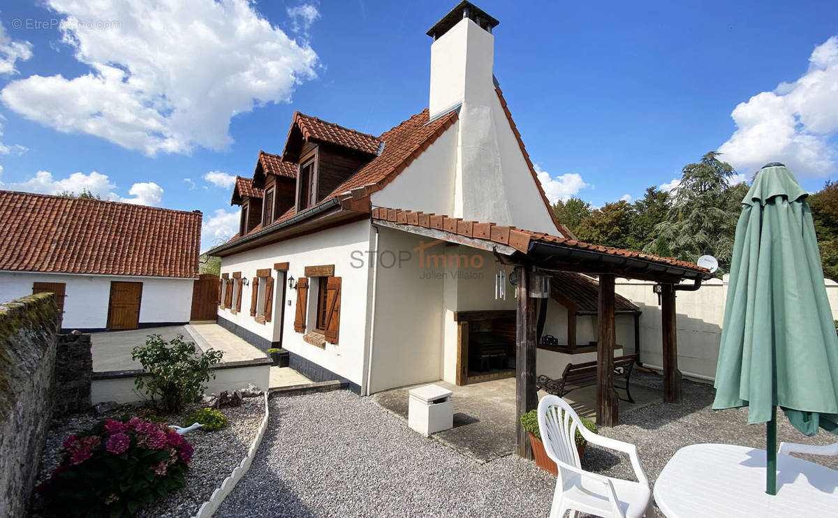 Maison à BEAURAINVILLE