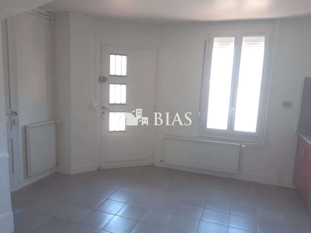 Appartement à BOURG-ACHARD