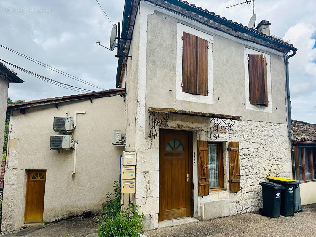 Appartement à MONTAIGU-DE-QUERCY