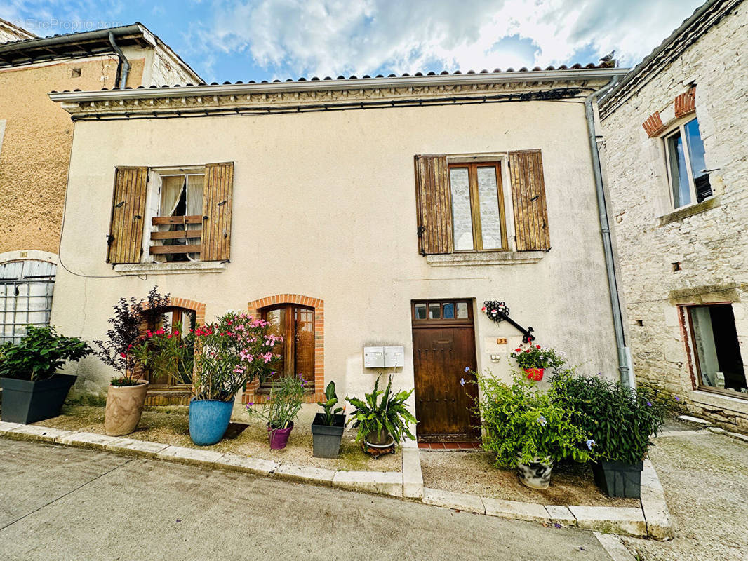 Appartement à MONTAIGU-DE-QUERCY