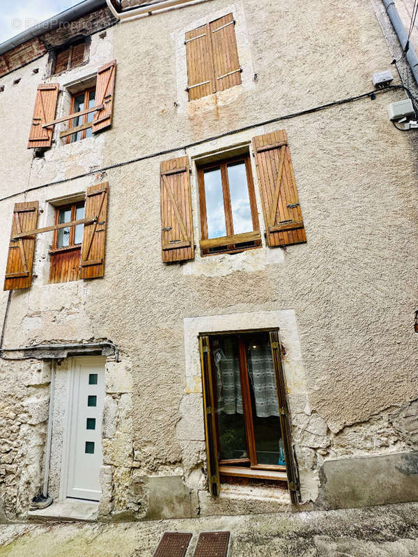 Appartement à MONTAIGU-DE-QUERCY