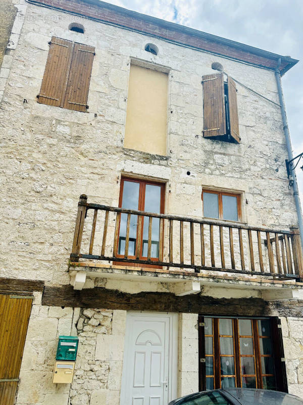 Appartement à MONTAIGU-DE-QUERCY