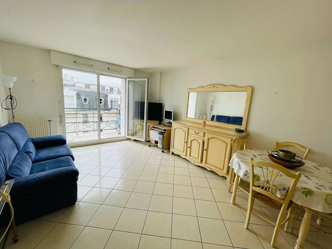 Appartement à SARTROUVILLE