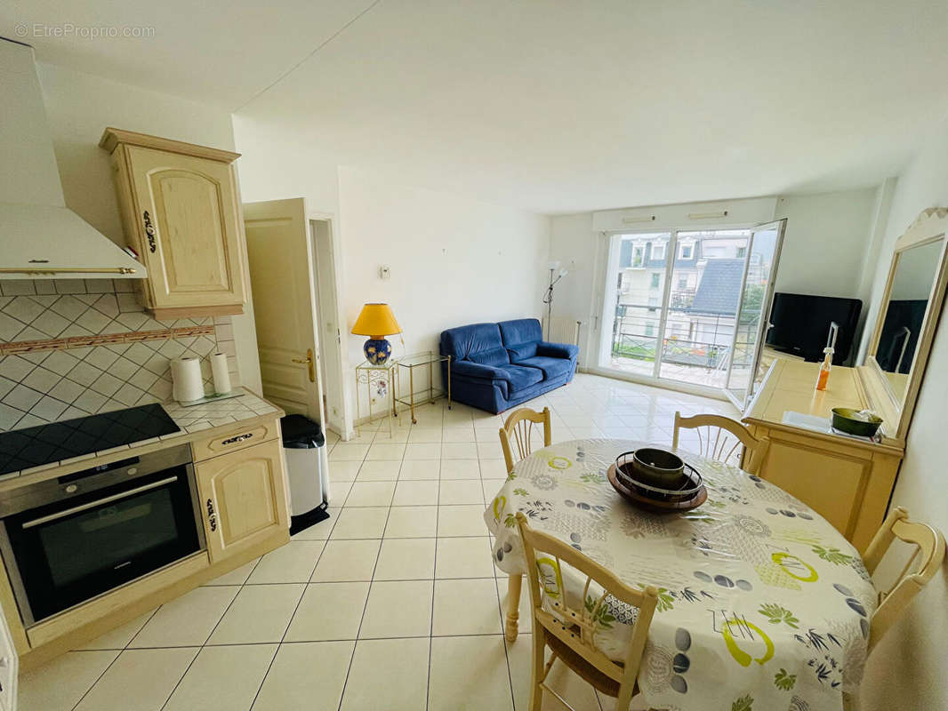 Appartement à SARTROUVILLE