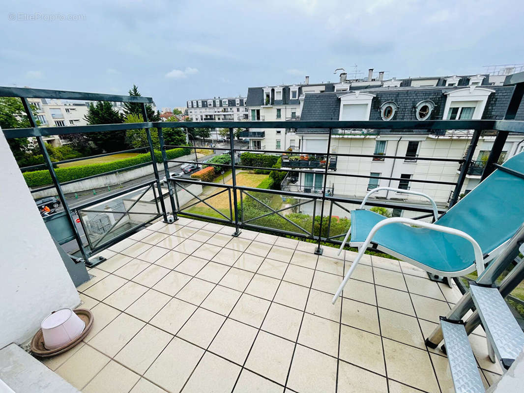 Appartement à SARTROUVILLE