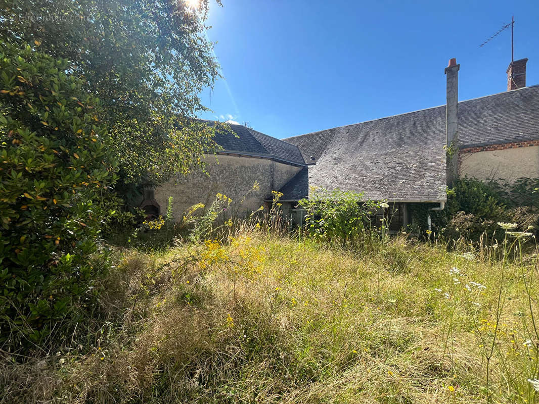 Maison à MENETREOL-SUR-SAULDRE