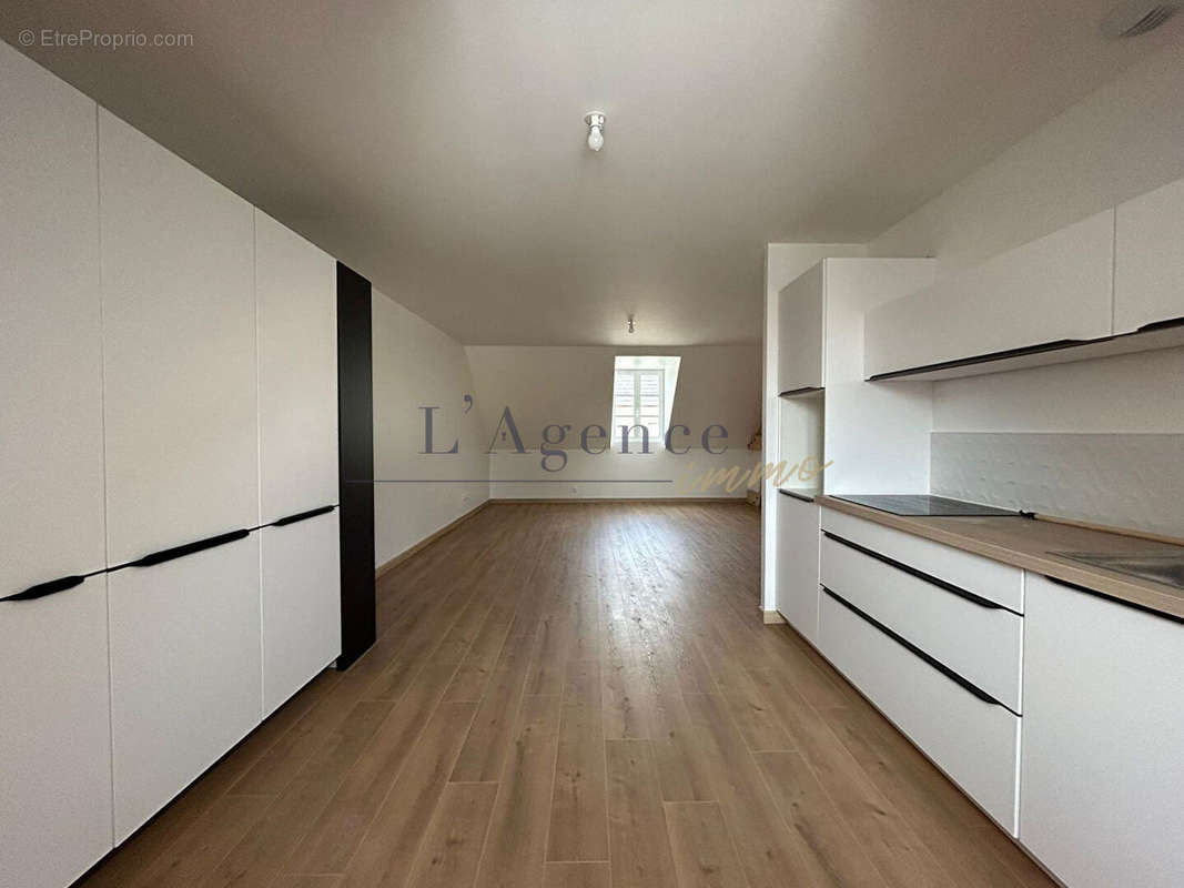 Appartement à LAMORLAYE