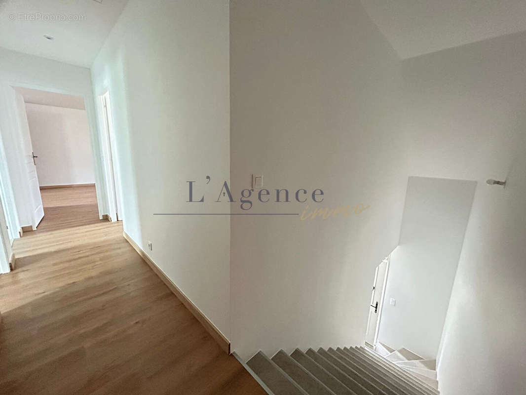 Appartement à LAMORLAYE