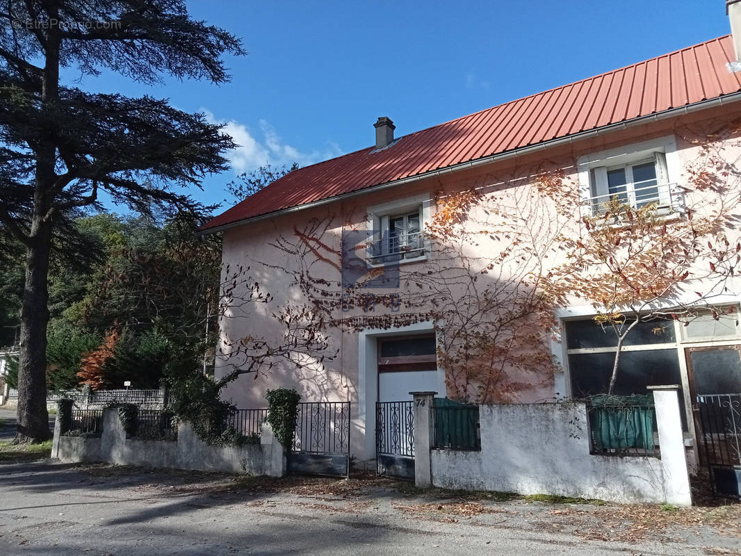 Maison à CHARMES-SUR-RHONE