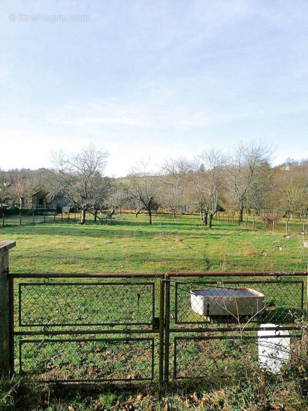 Terrain à AYNAC