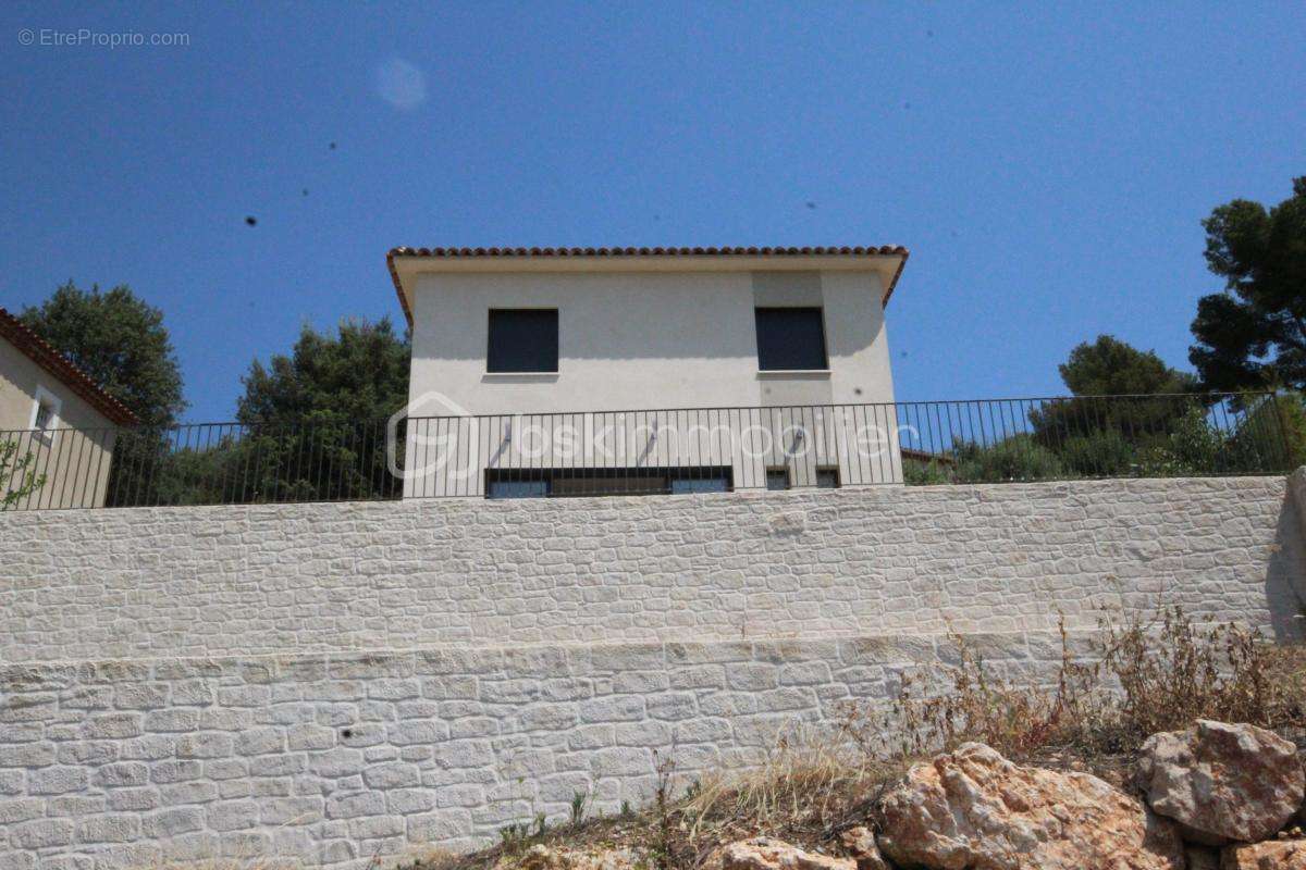 Maison à TOURRETTES-SUR-LOUP