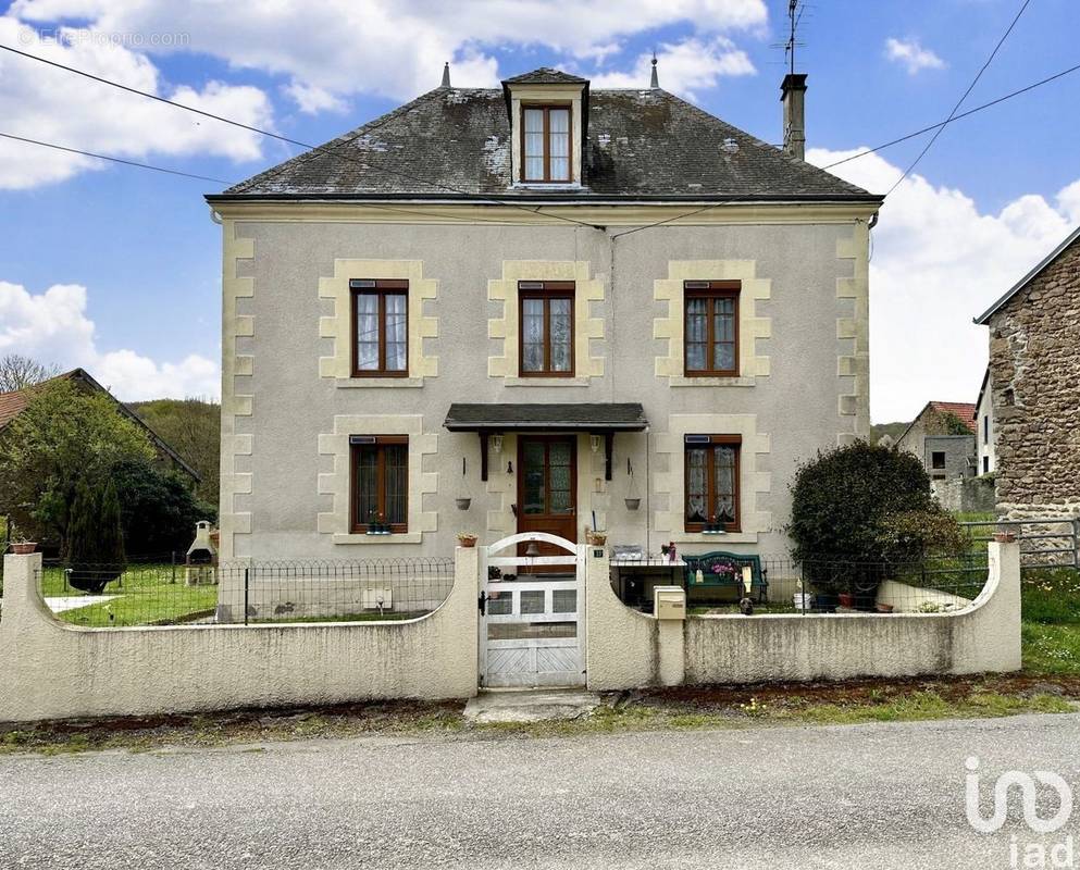 Photo 1 - Maison à SAINT-PIERRE-DE-FURSAC