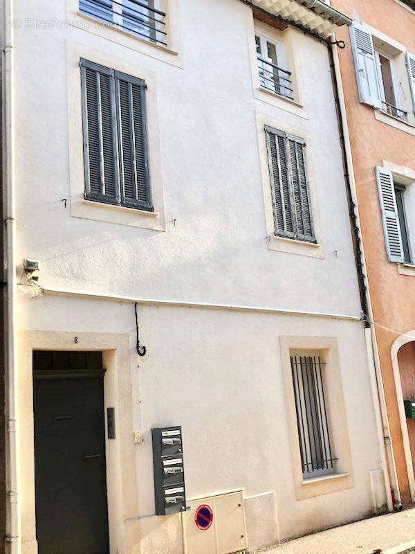 Appartement à LE MUY