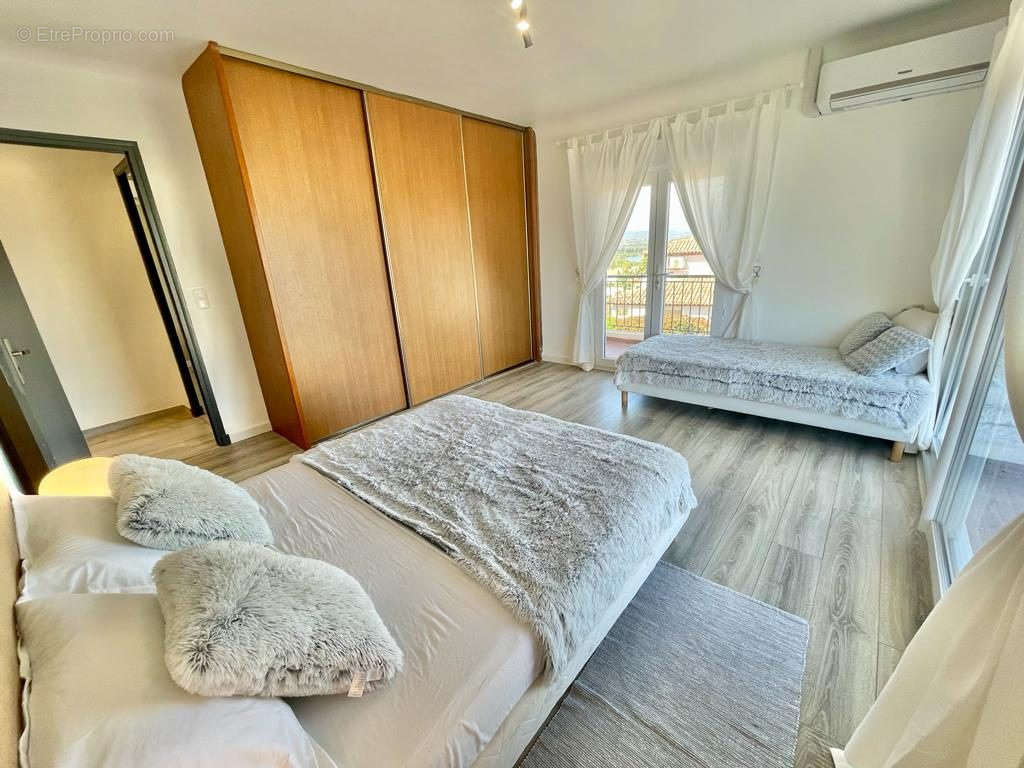 Appartement à FREJUS