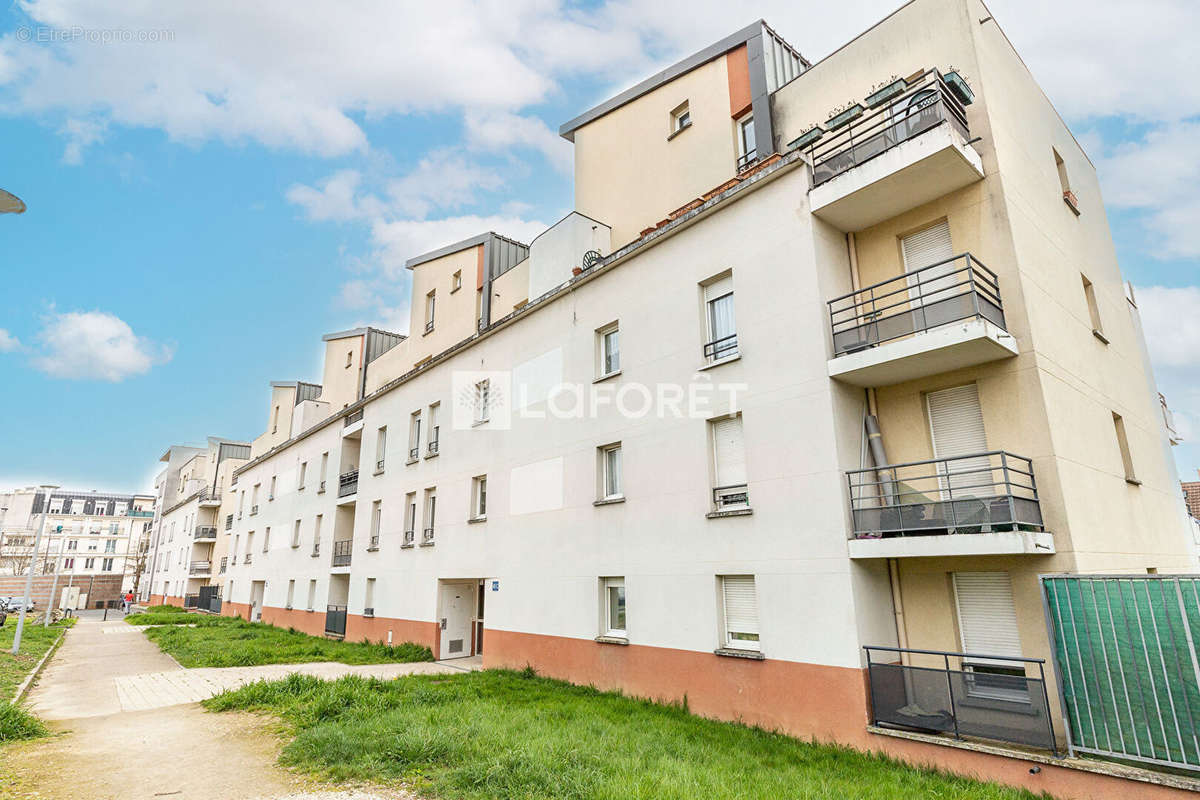 Appartement à CHILLY-MAZARIN