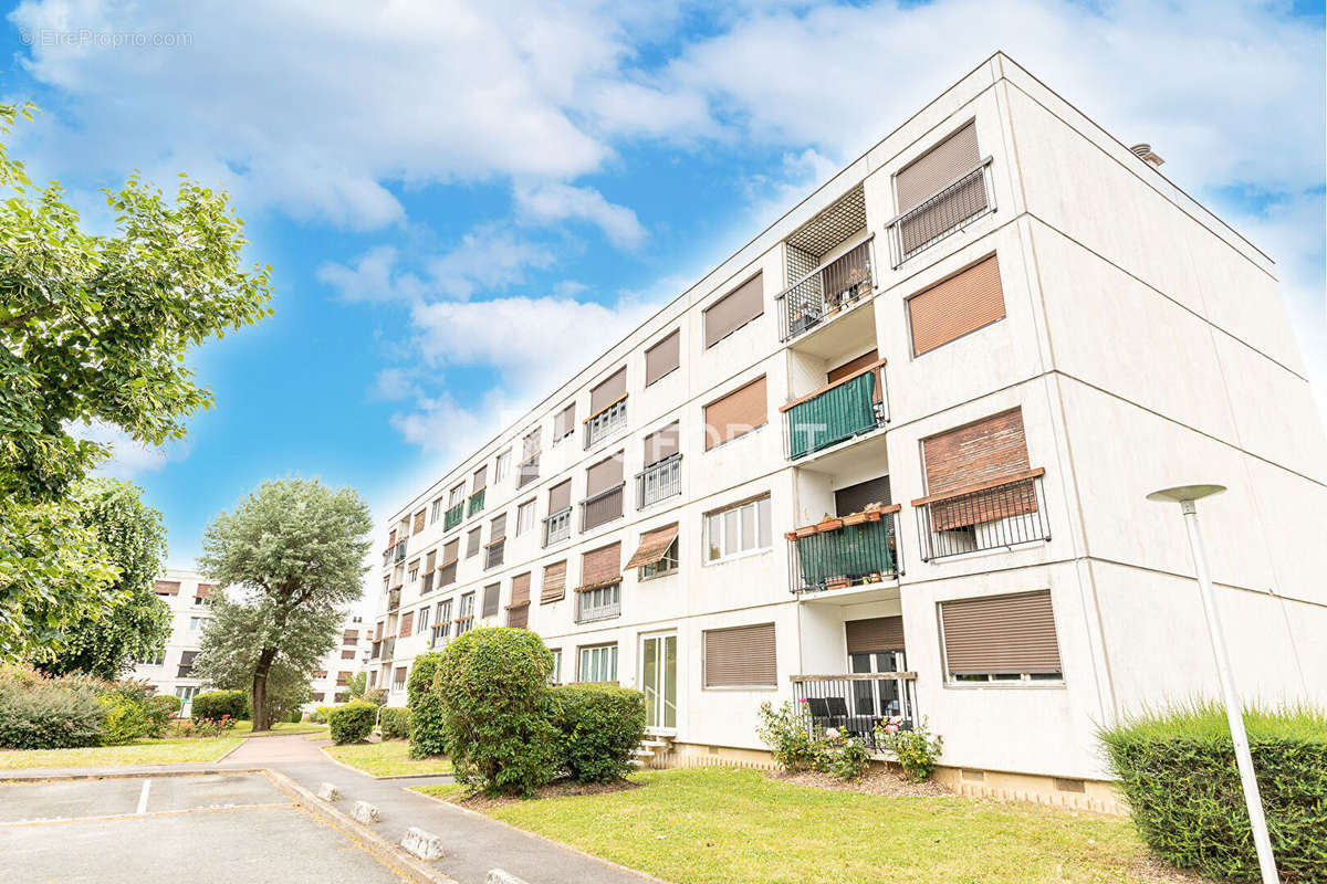 Appartement à CHILLY-MAZARIN