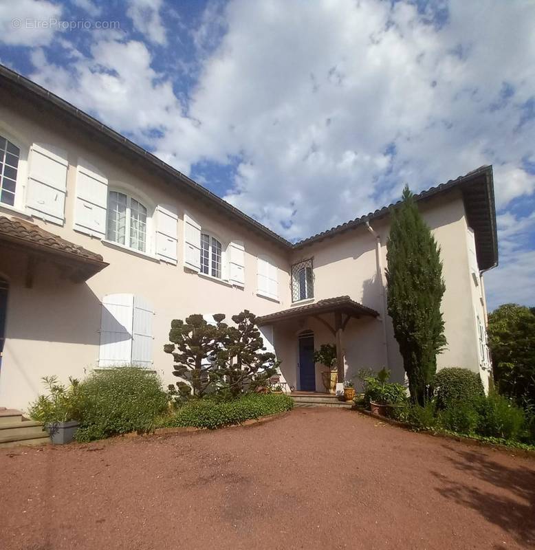 Maison à CHARNAY-LES-MACON