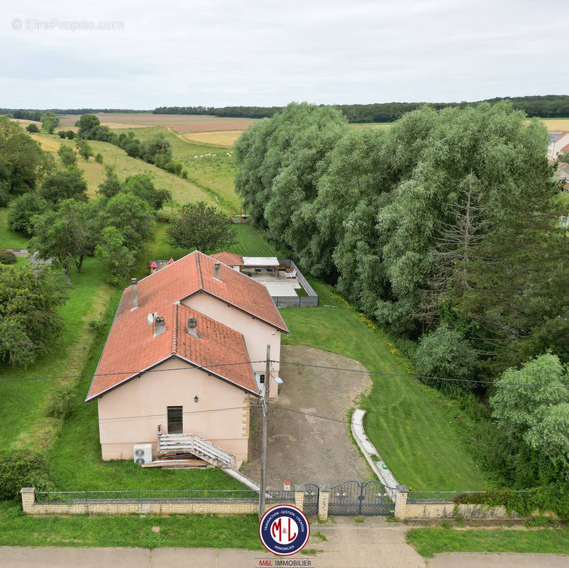 Maison à BRIEY