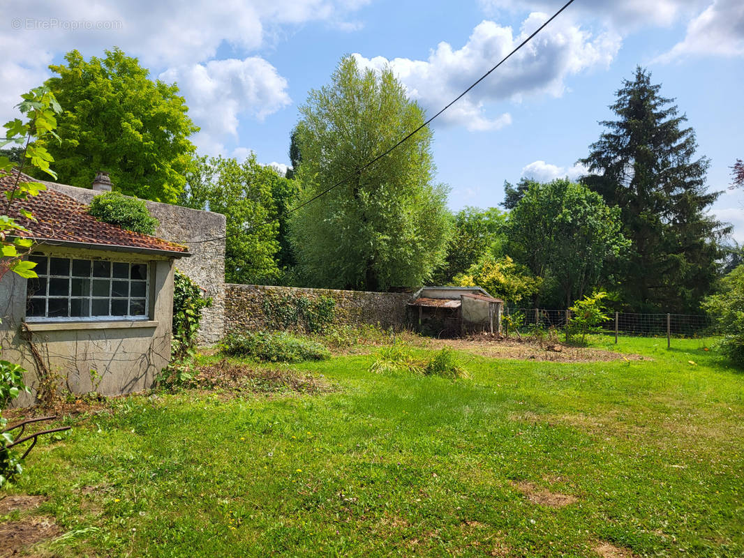 Terrain à VIEILLE-EGLISE-EN-YVELINES