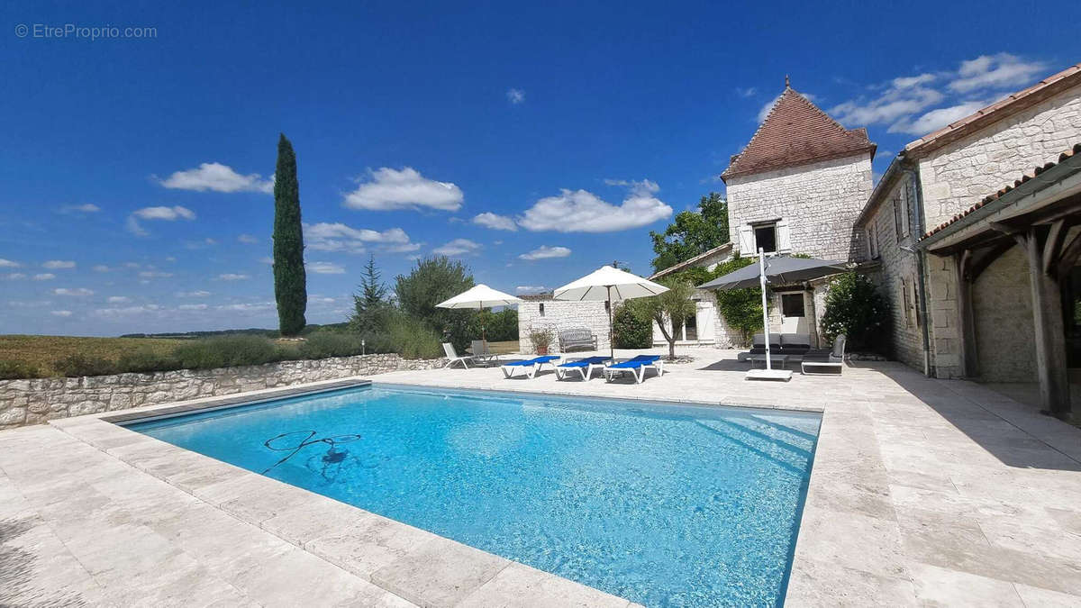 Maison à MONTAIGU-DE-QUERCY