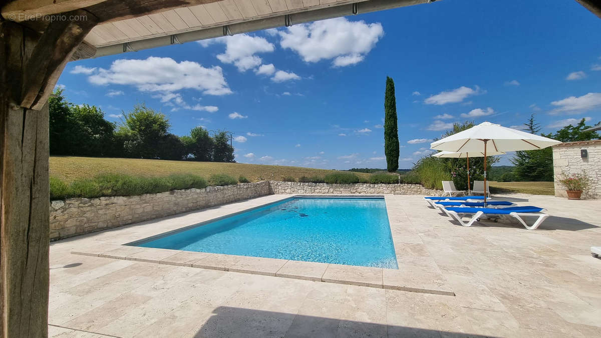 Maison à MONTAIGU-DE-QUERCY