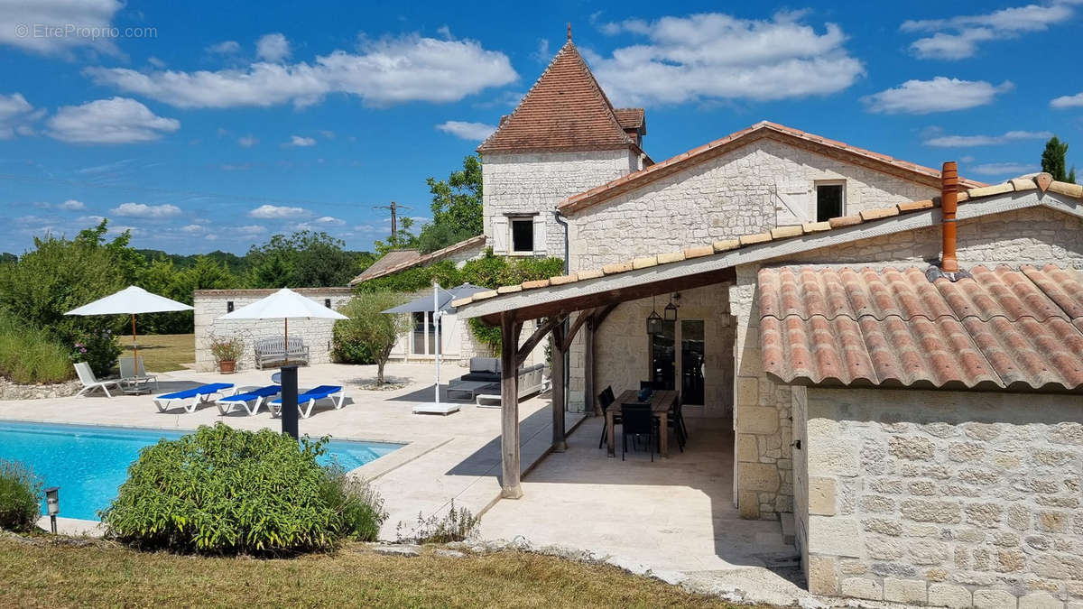 Maison à MONTAIGU-DE-QUERCY