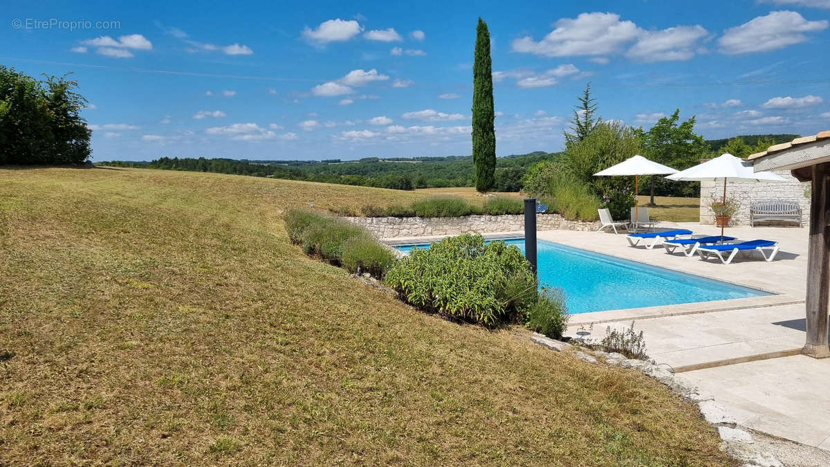 Maison à MONTAIGU-DE-QUERCY