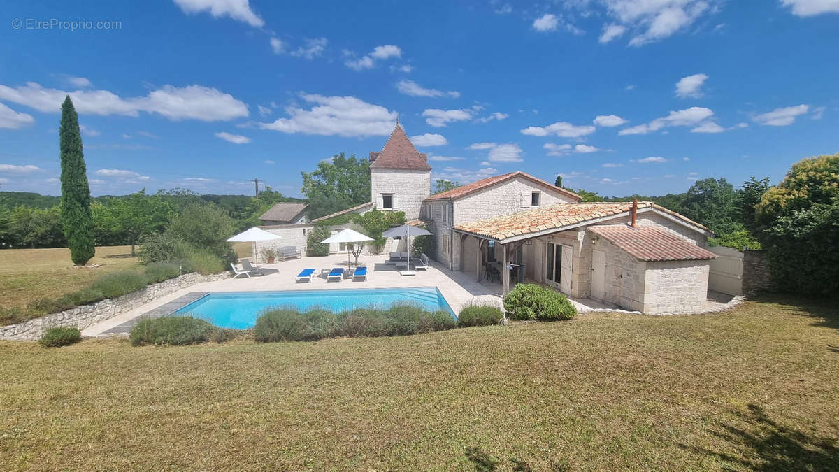 Maison à MONTAIGU-DE-QUERCY