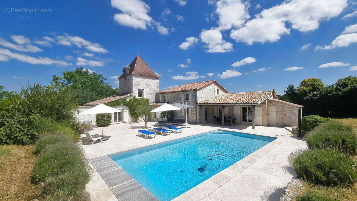 Maison à MONTAIGU-DE-QUERCY