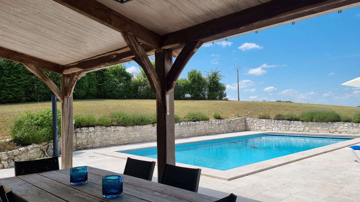 Maison à MONTAIGU-DE-QUERCY