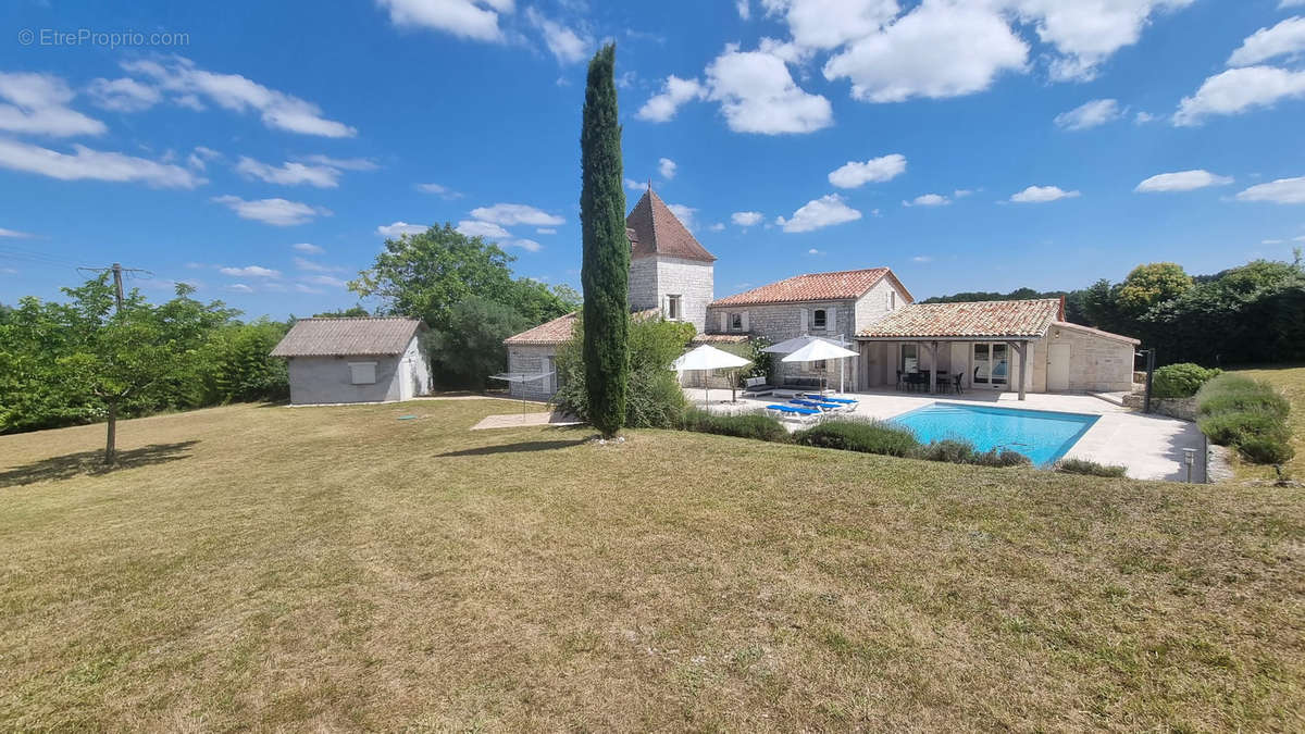 Maison à MONTAIGU-DE-QUERCY