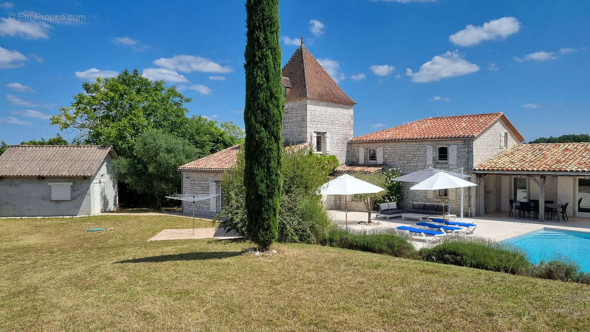 Maison à MONTAIGU-DE-QUERCY