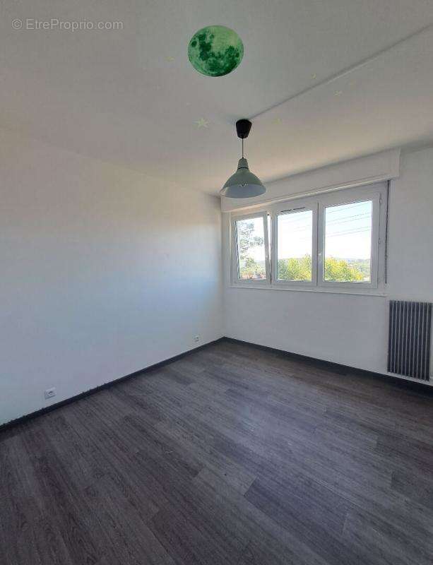 Appartement à GRAND-CHARMONT