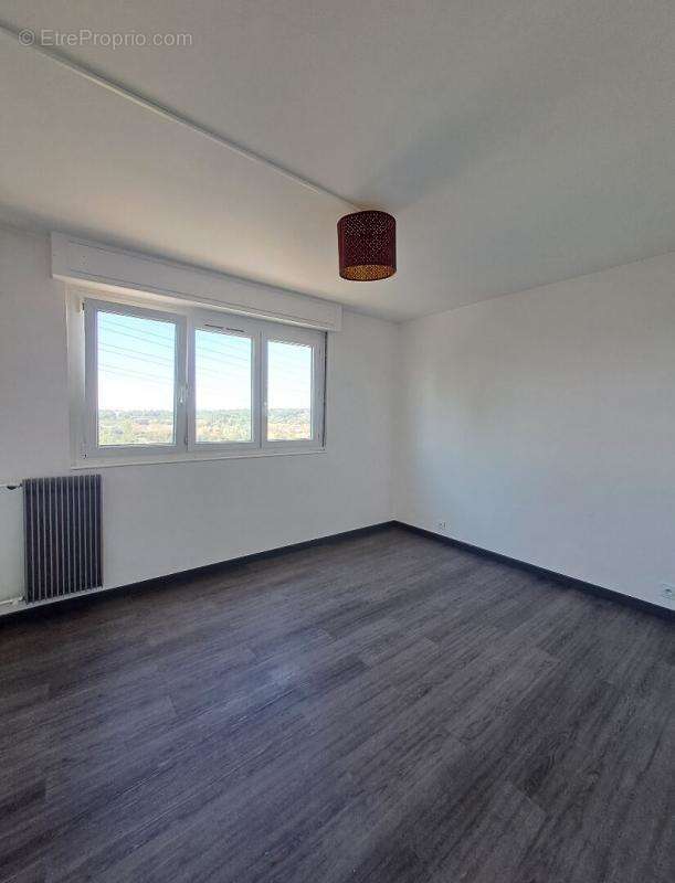 Appartement à GRAND-CHARMONT