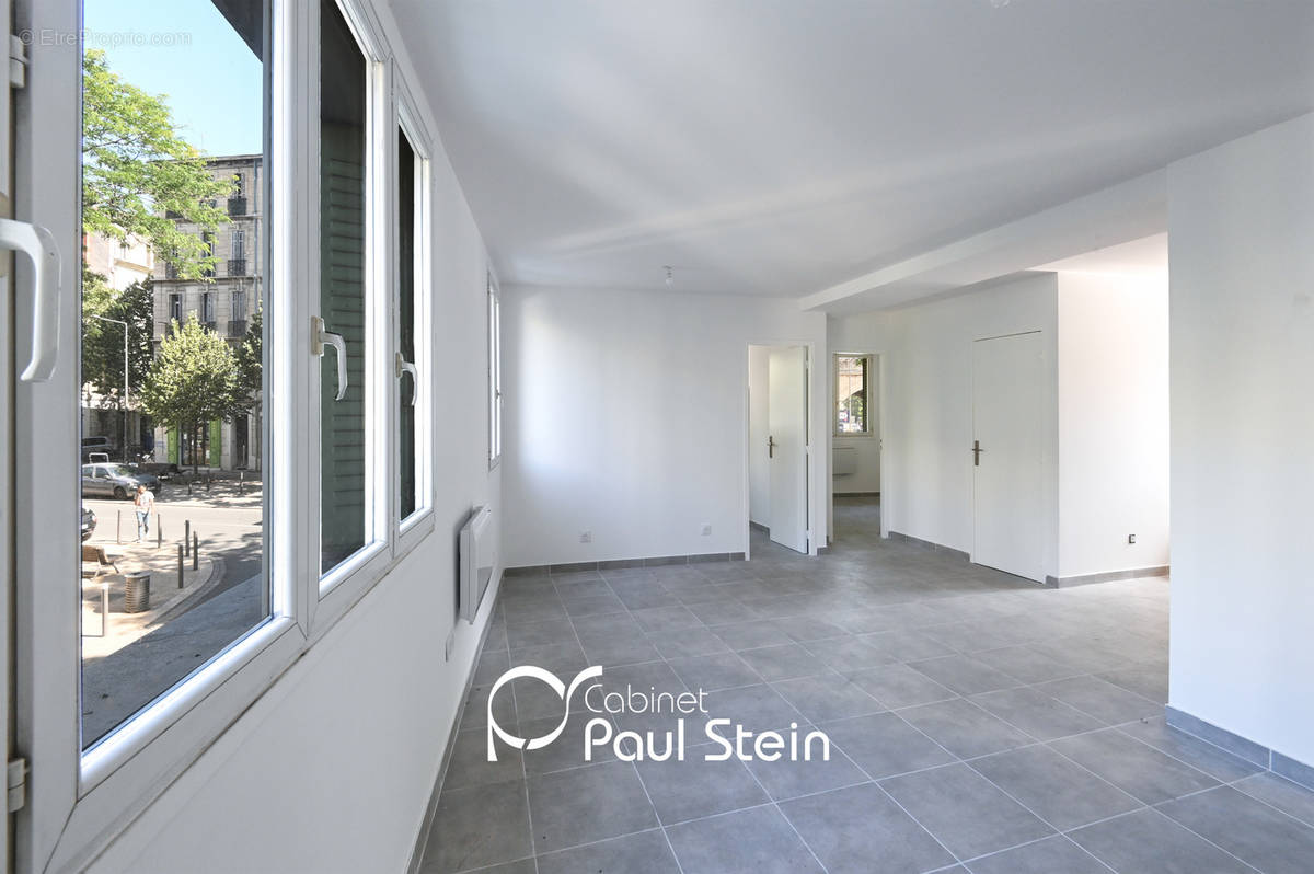 Appartement à MARSEILLE-4E