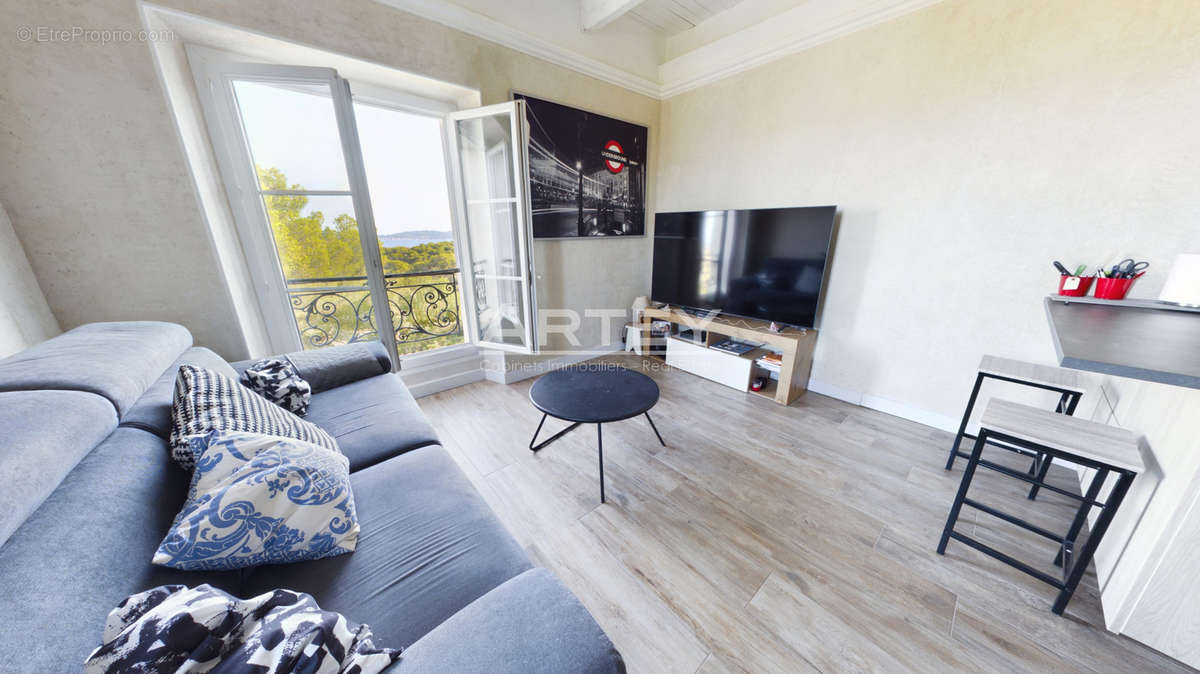 Appartement à HYERES