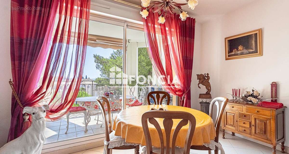 Appartement à HYERES