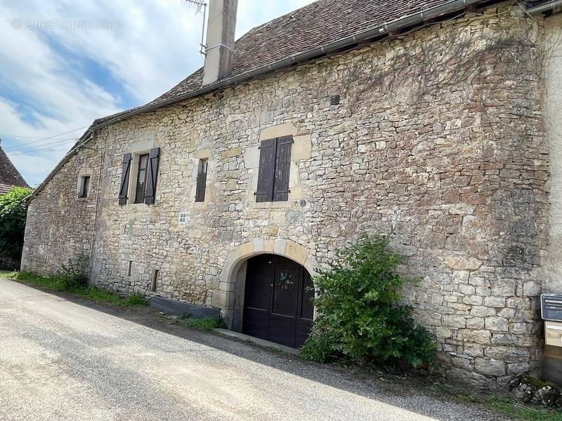 Maison à LISSAC-ET-MOURET