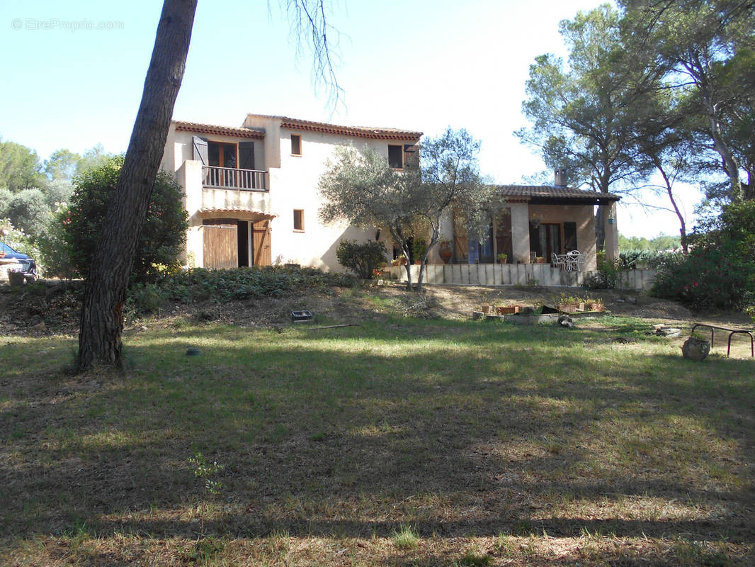 Maison à VENTABREN