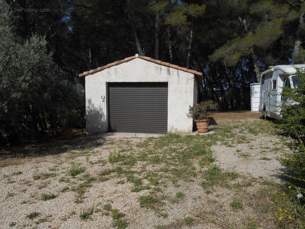 Maison à VENTABREN