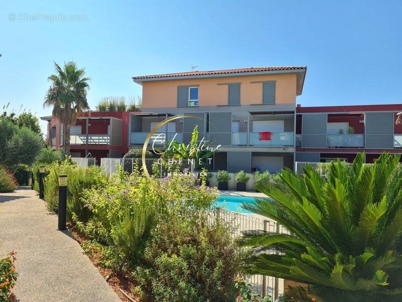 Appartement à MAUGUIO