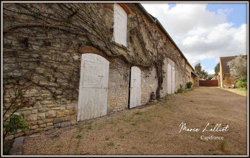 Maison à YEVRE-LA-VILLE