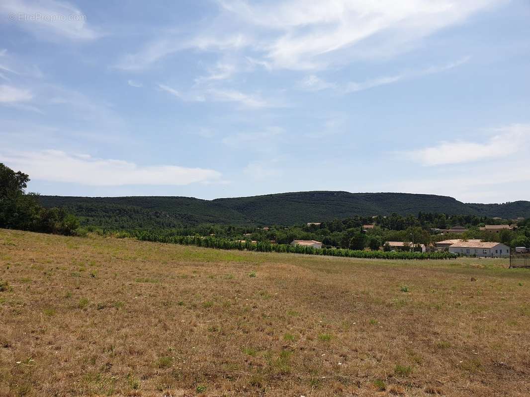 Terrain à SAINT-CHINIAN