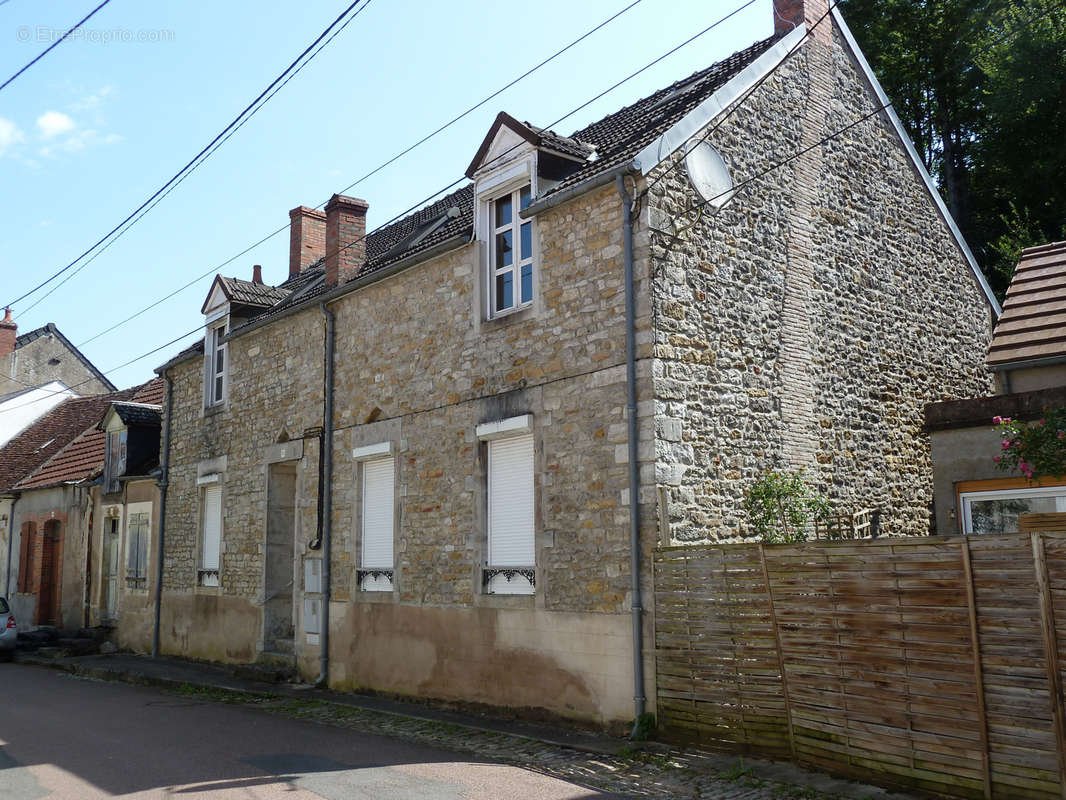 Maison à CHATILLON-EN-BAZOIS