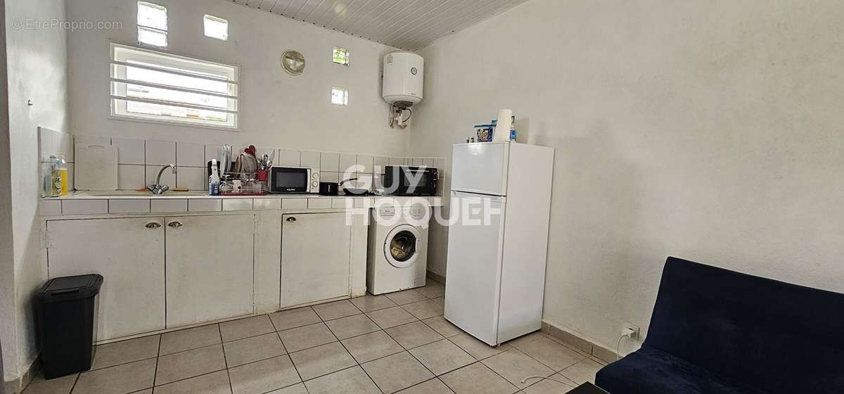 Appartement à REMIRE-MONTJOLY