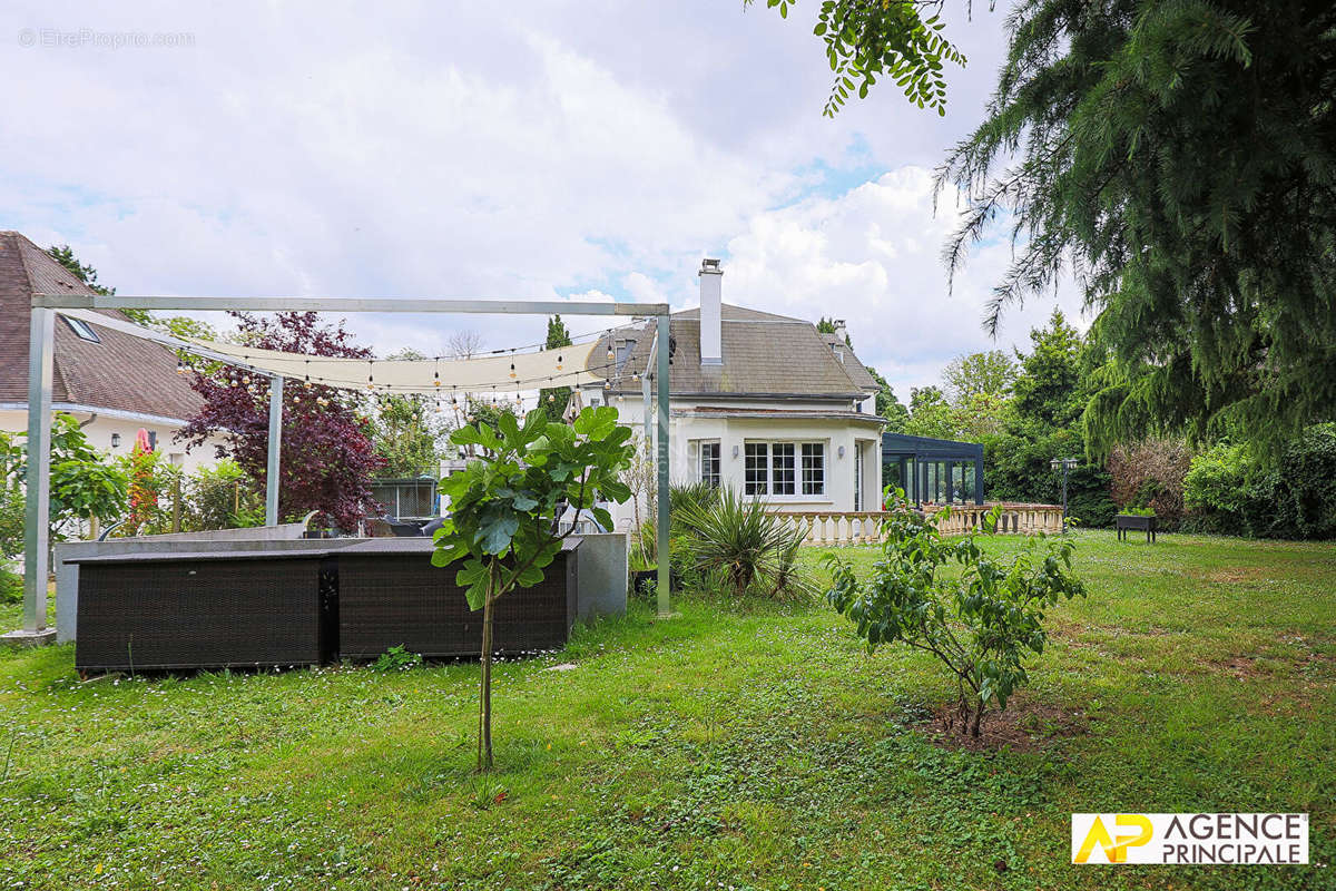 Maison à MAISONS-LAFFITTE