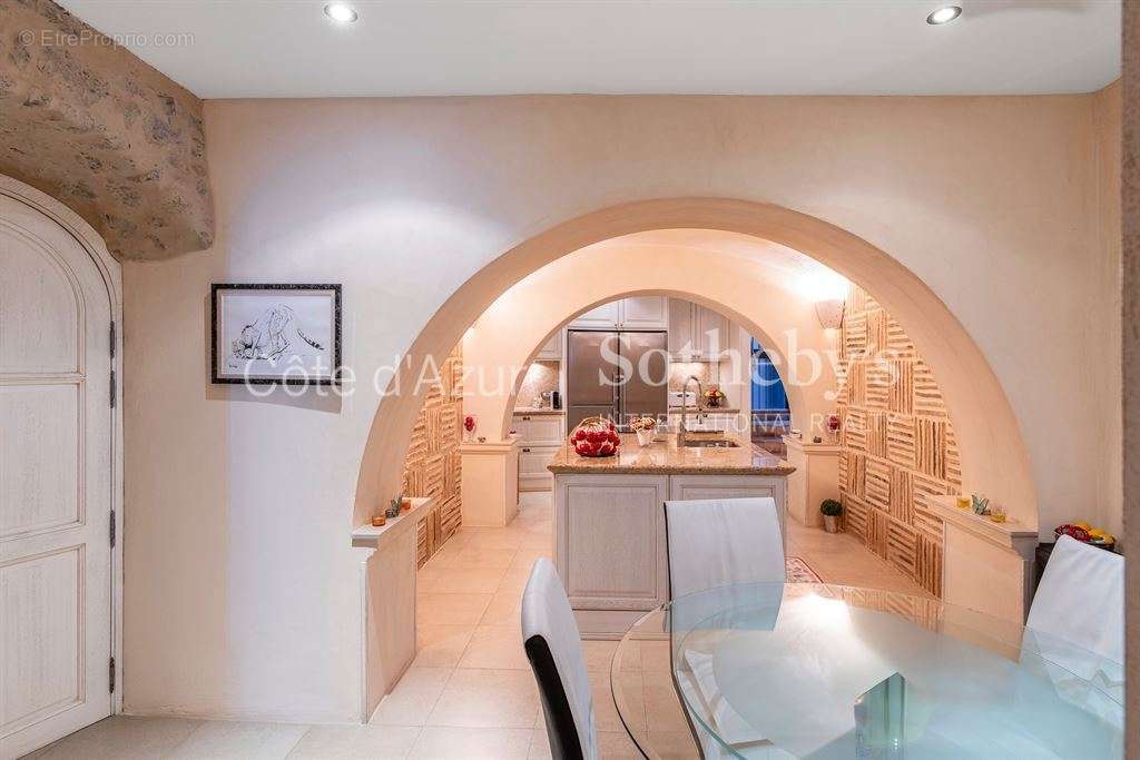 Appartement à ROQUEBRUNE-CAP-MARTIN