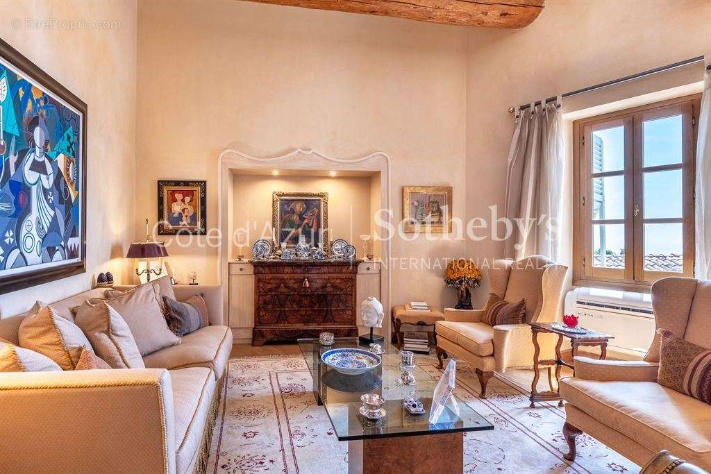 Appartement à ROQUEBRUNE-CAP-MARTIN